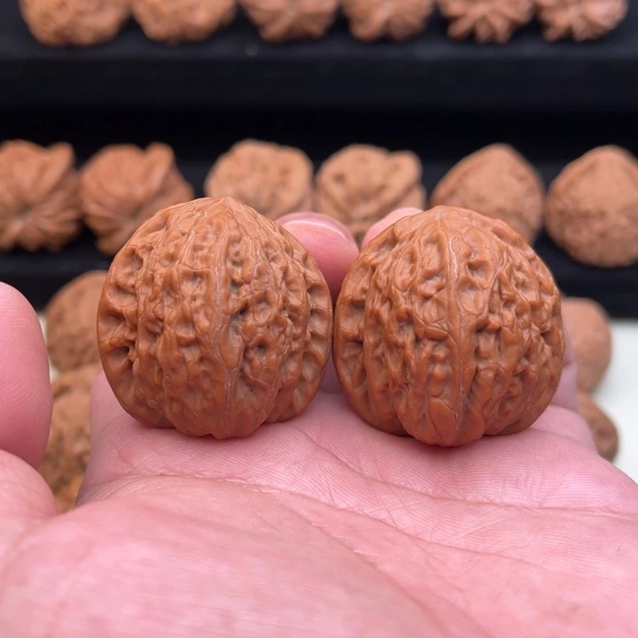 艺****38尺铁锤文玩核桃