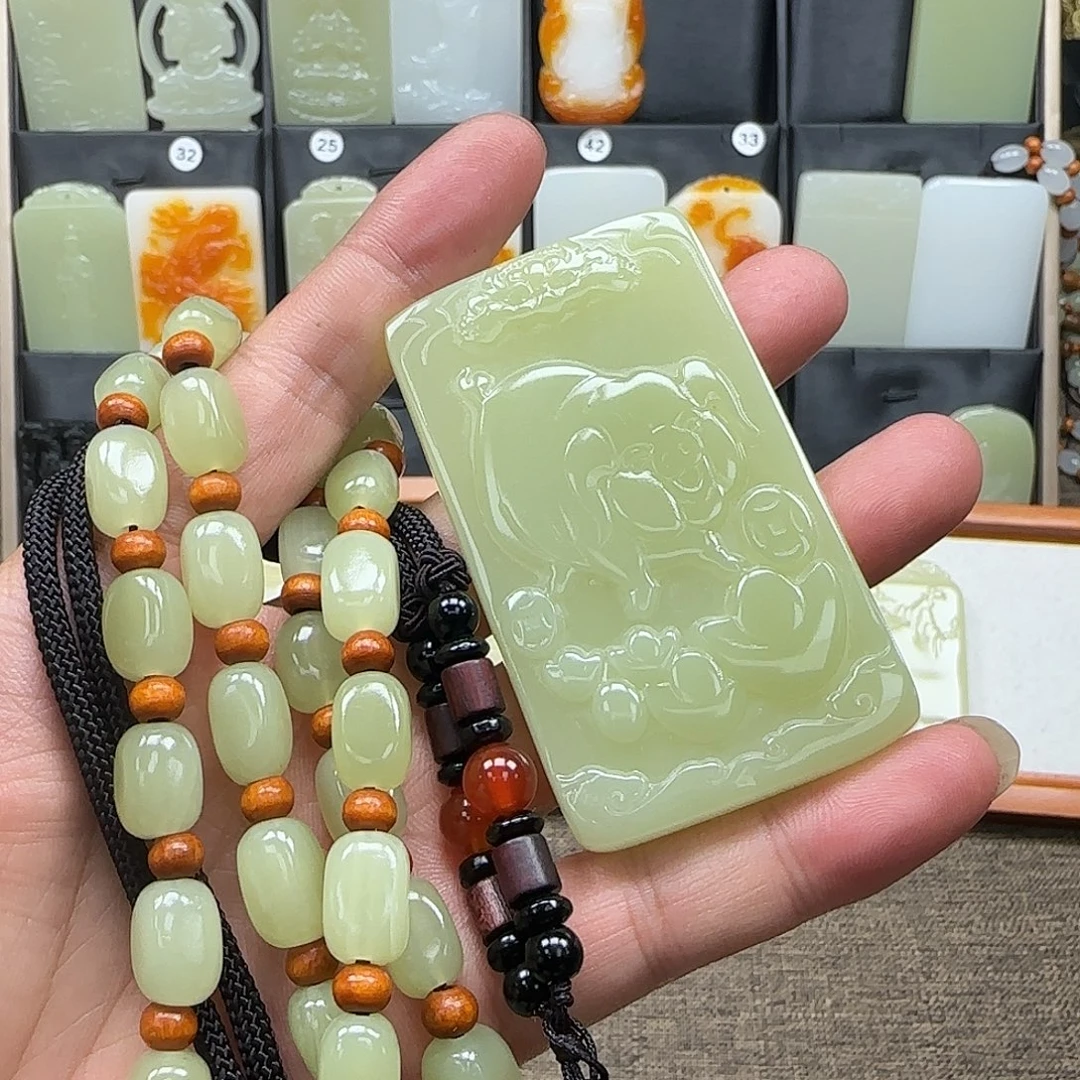 用***手昆仑山料一物一拍双面猪