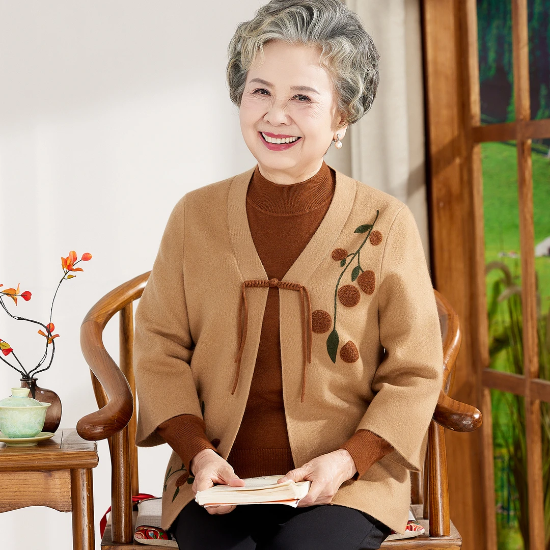 奶奶秋装毛衣两件套装老太太衣服新款中老年人妈妈春秋针织衫外套