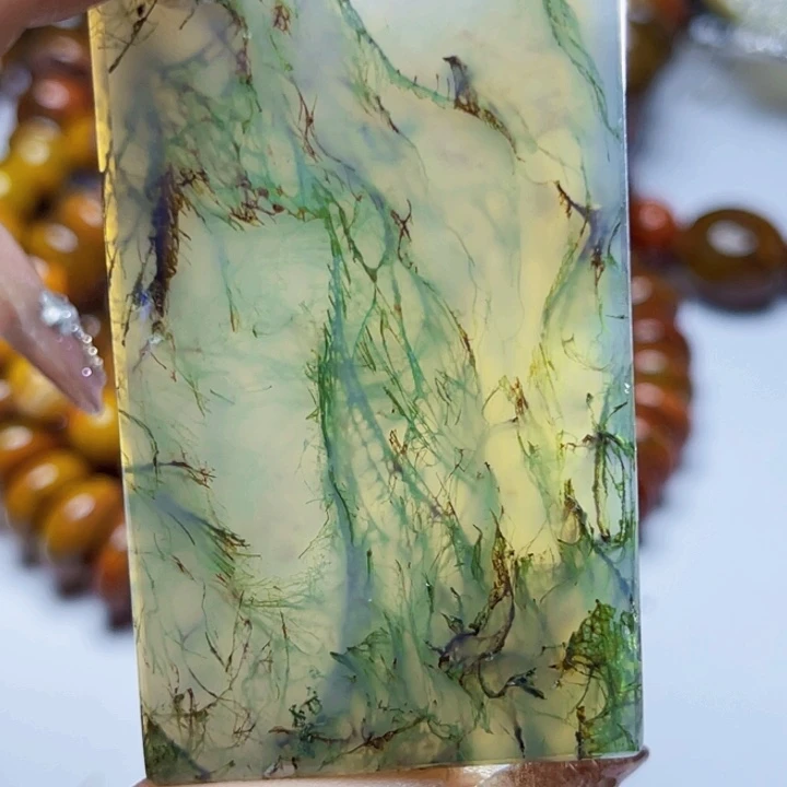 玛瑙/玉髓颈饰未镶嵌华**坦