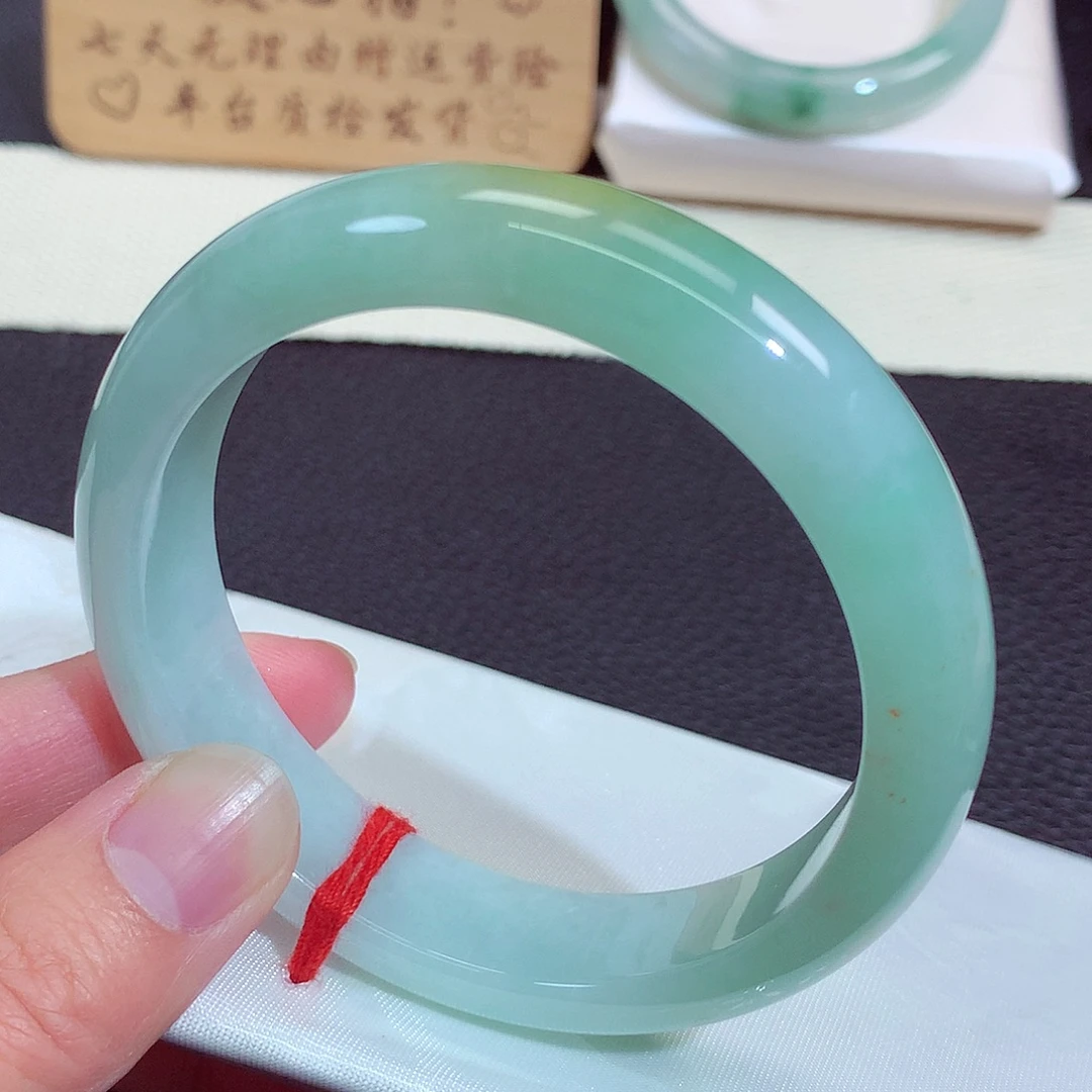 翡翠未镶嵌手镯9017