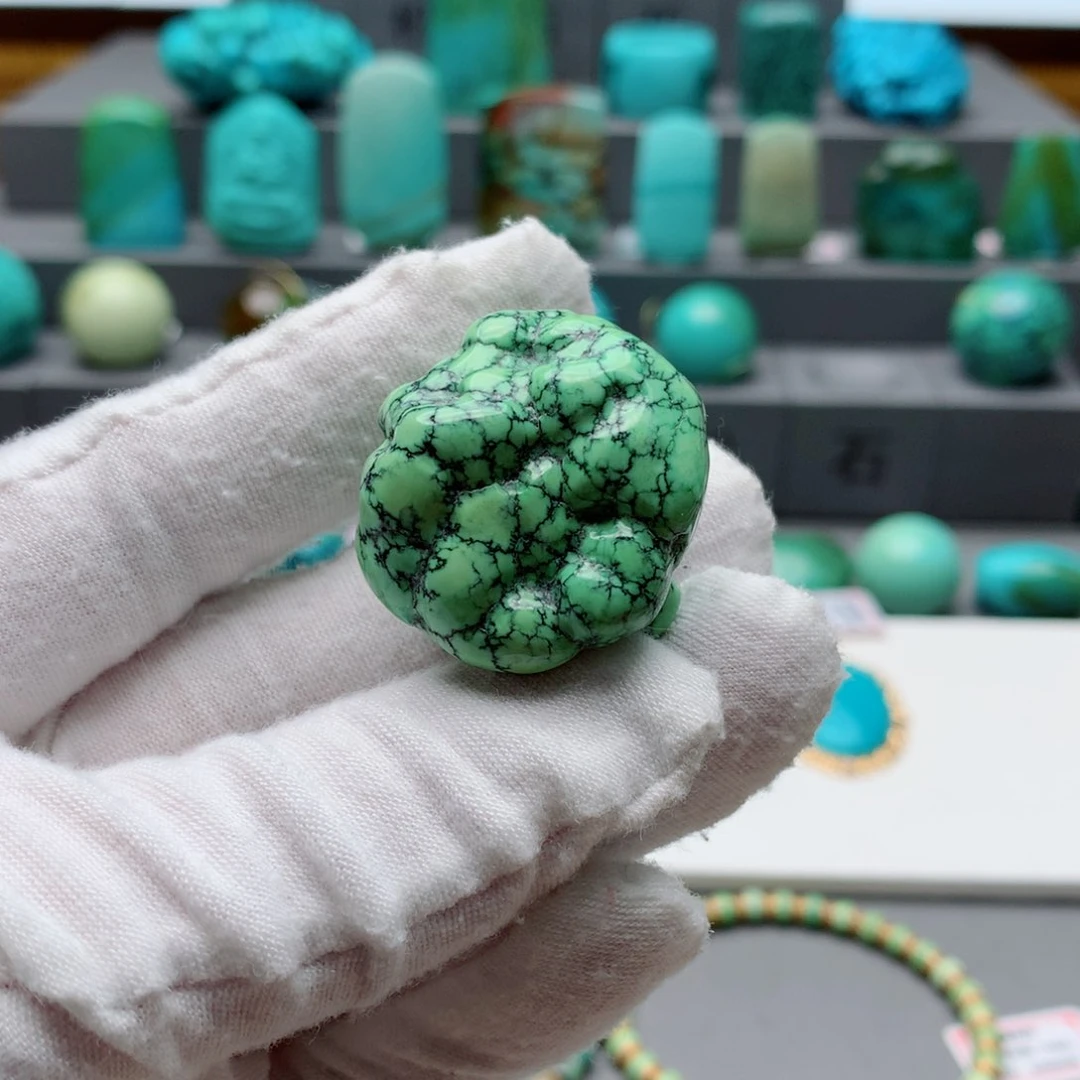 绿松石颈饰未镶嵌