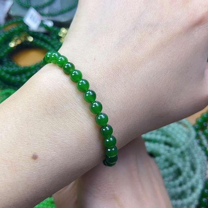 K***y和田玉未镶嵌颈饰