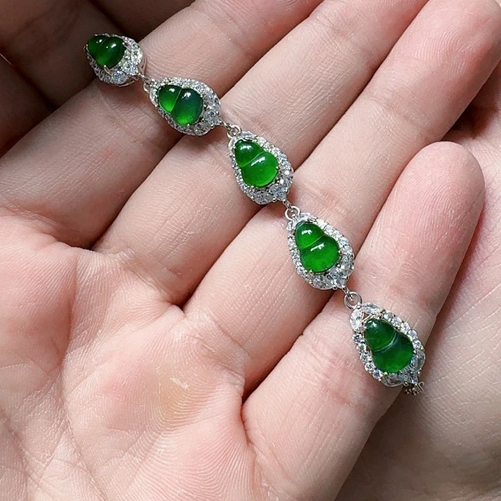 翡翠颈饰未镶嵌天然A货翡翠放漏