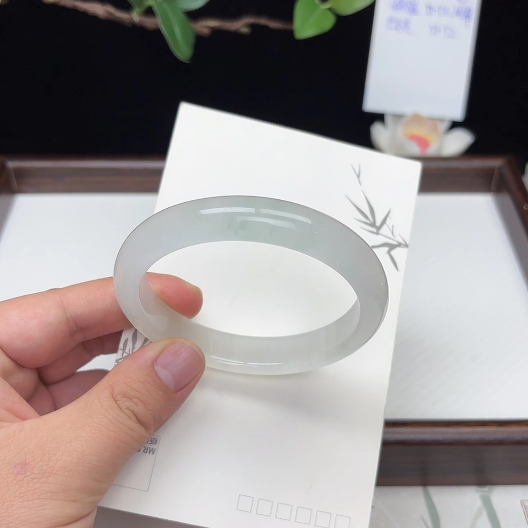 乒***ᰔ石英质玉未镶嵌手镯