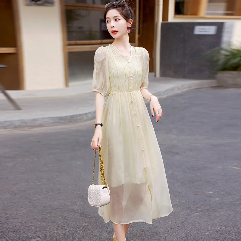 雪纺连衣裙女2025春夏新款时尚休闲气质V领温柔风高腰纯色A字裙