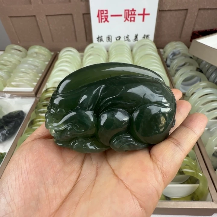 蛇纹石玉未镶嵌手把貔貅