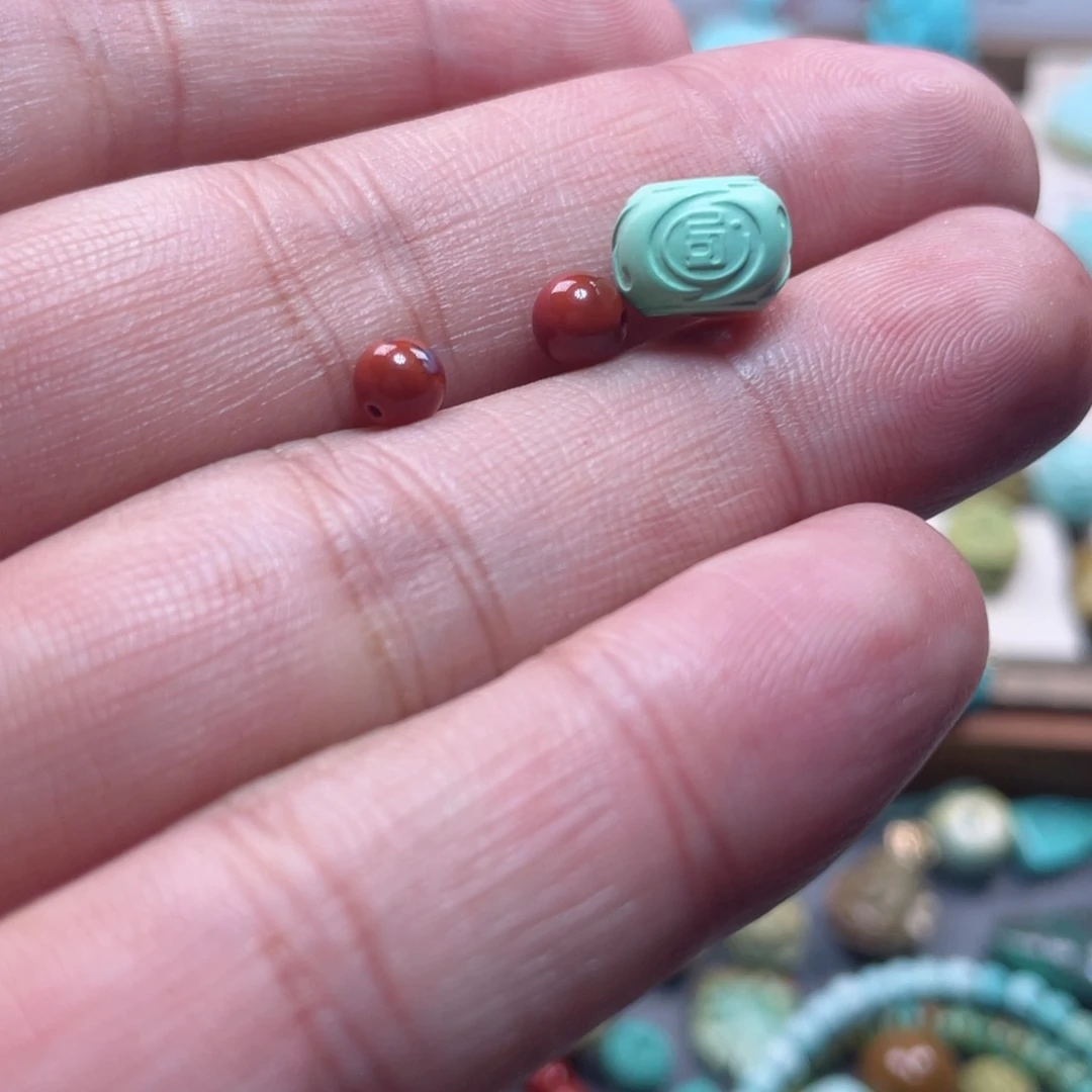 南红玛瑙配饰未镶嵌