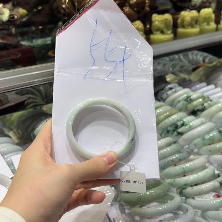 乌***茶未镶嵌手镯翡翠翡翠手镯