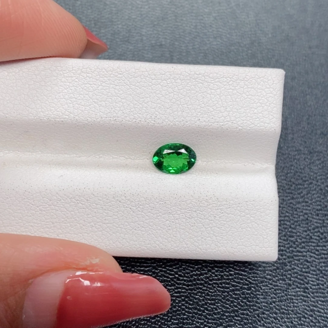 石榴石（沙弗莱）裸石未镶嵌60分