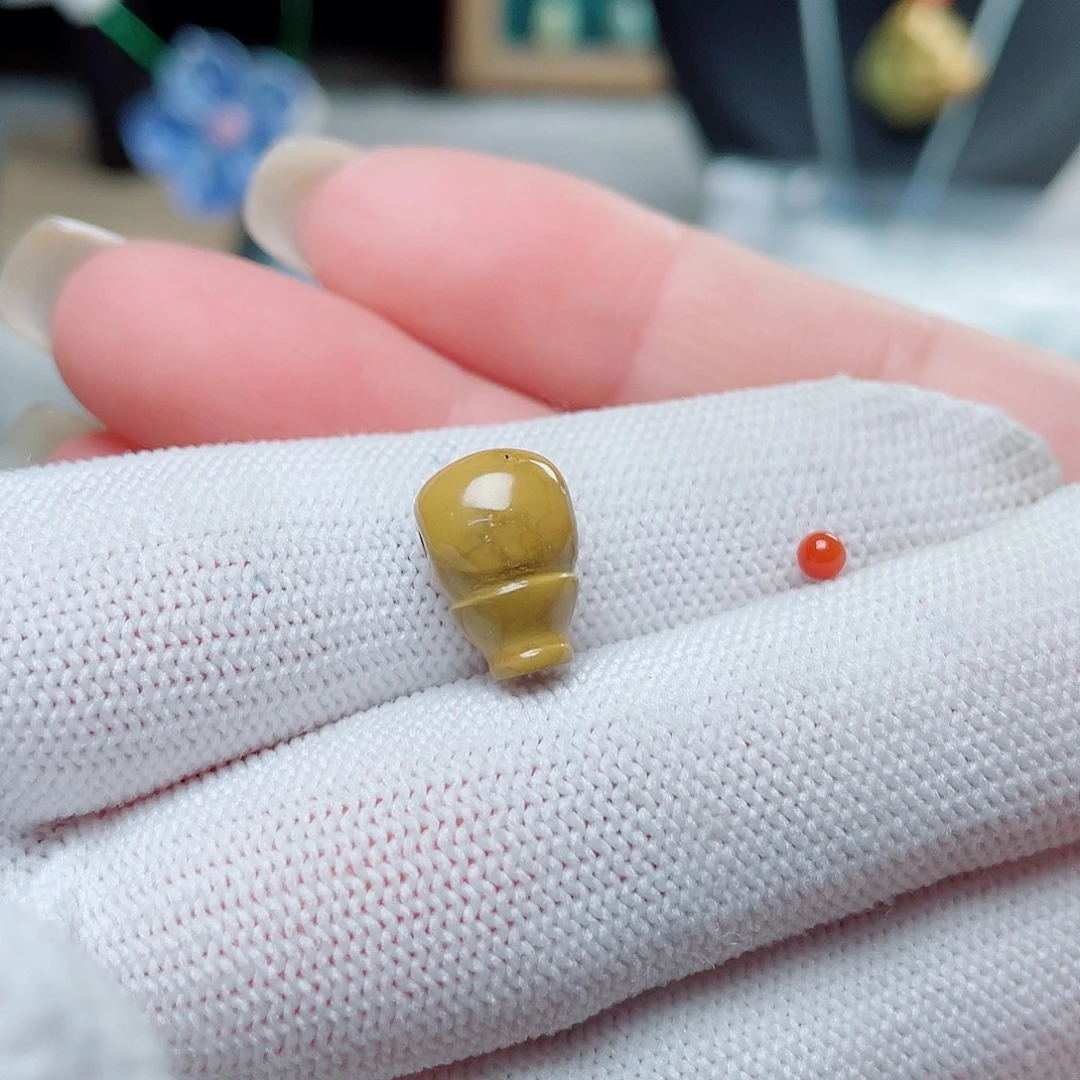南红玛瑙未镶嵌珠宝奇石