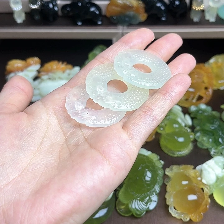 蛇纹石玉颈饰未镶嵌7*～