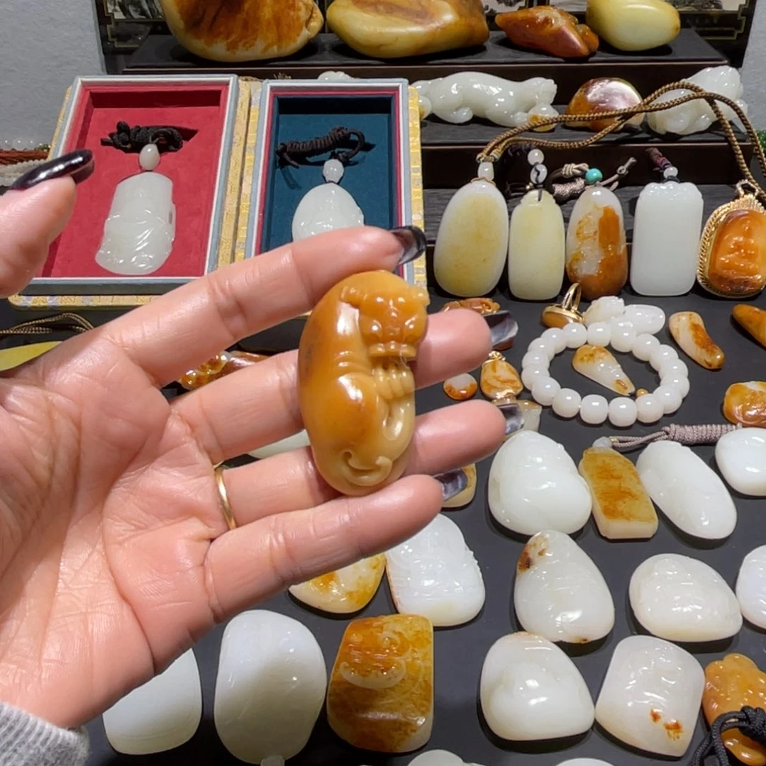 和田玉未镶嵌颈饰