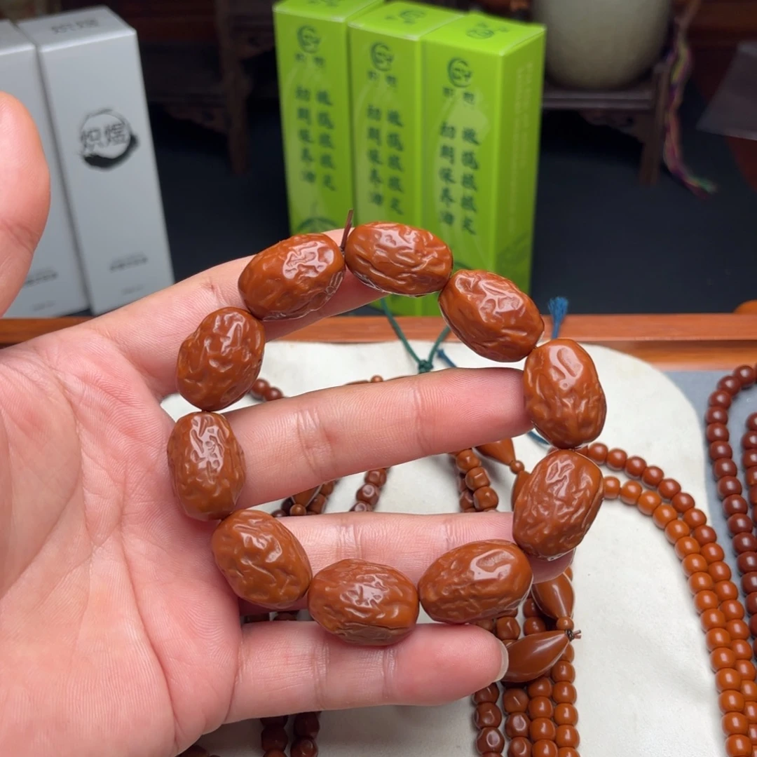 橄榄核吊坠核雕大枣