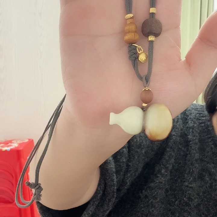 蛇纹石玉合金颈饰