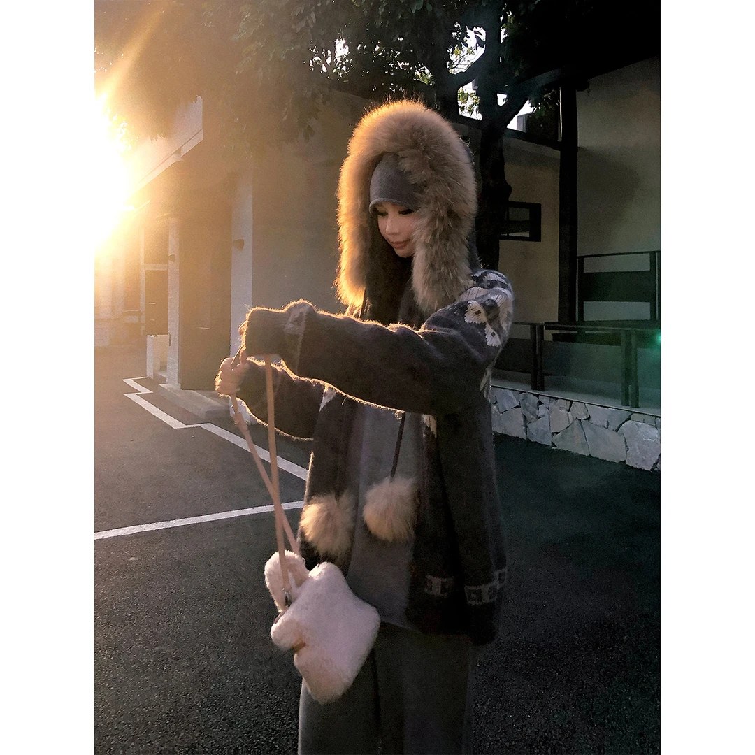 李婉君【100%乌苏里貉子毛】费尔岛慵懒连帽毛衣秋季LWJ25C3M3066