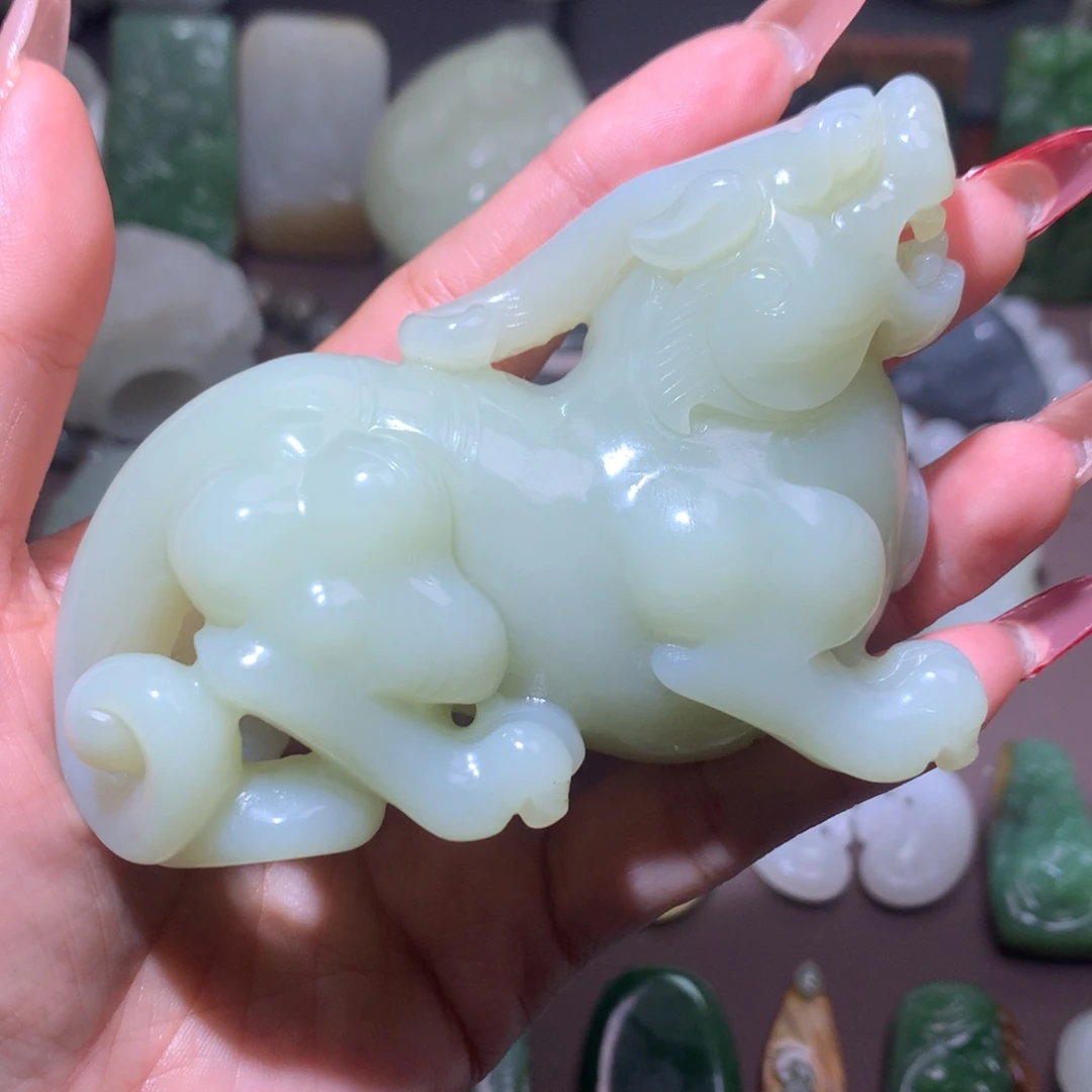 颈饰未镶嵌和田玉事**意