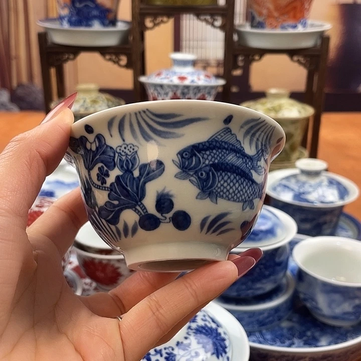 陶摆件青花鱼藻纹压手杯