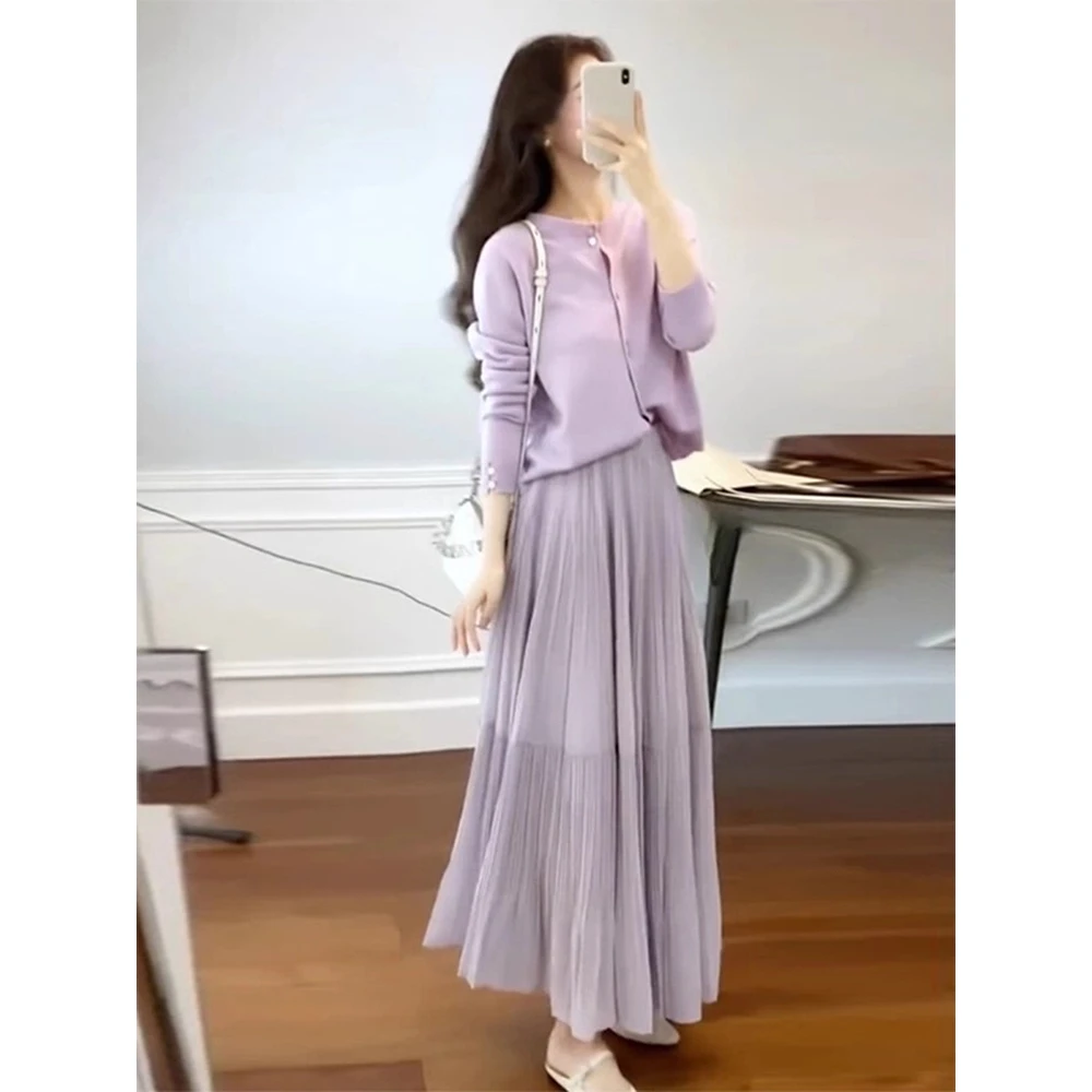 早秋法式慵懒松弛感穿搭巨好看大方得体温柔风紫色针织连衣裙套装