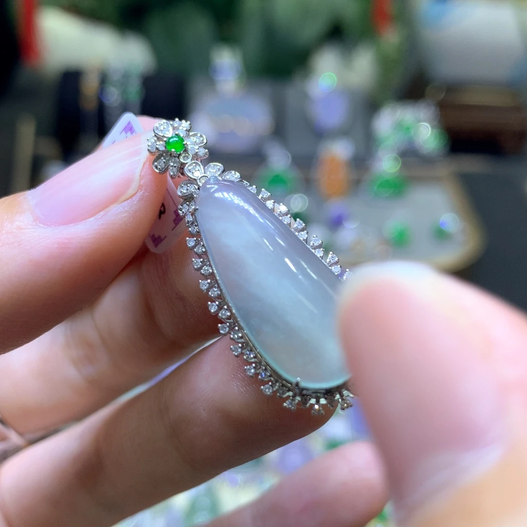 翡翠18K金镶嵌颈饰翡翠吊坠项链