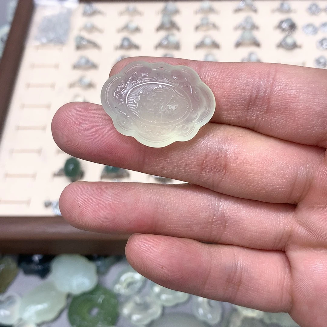 蛇纹石玉颈饰未镶嵌゛****ッ