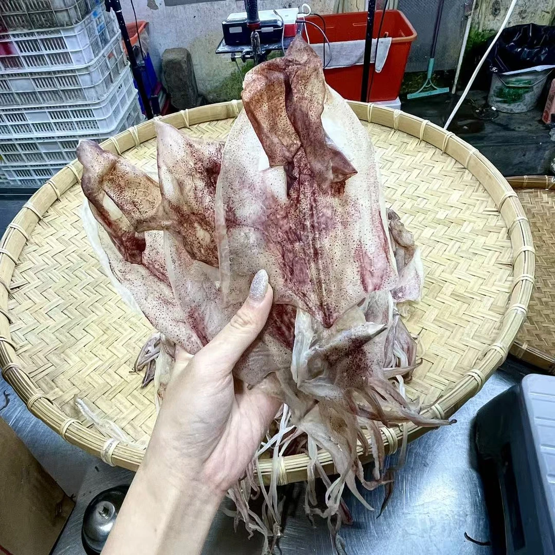 本港自晒中鱿鱼干天然新鲜