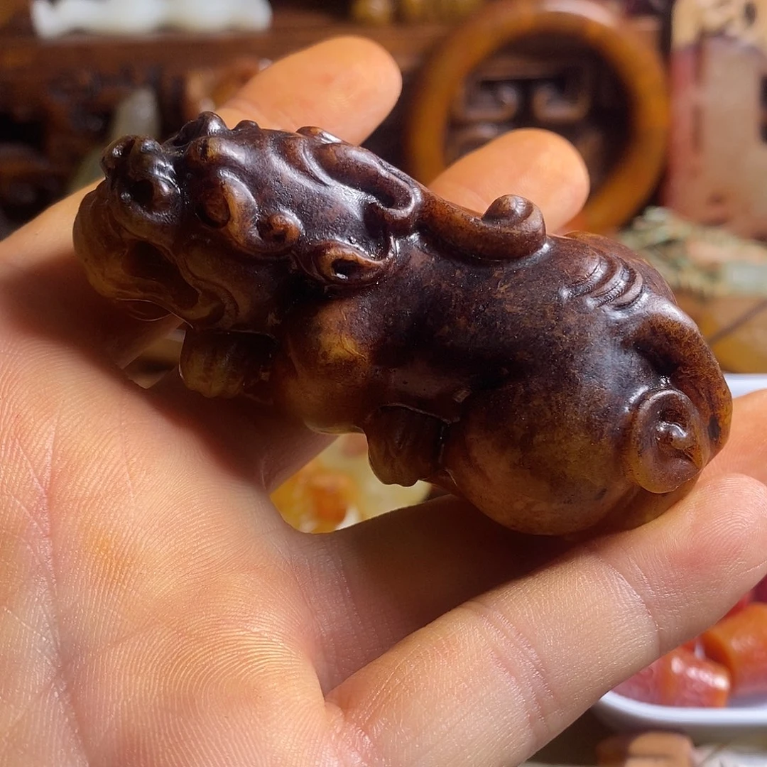 未镶嵌岫岩老玉（透闪石质玉）挂件