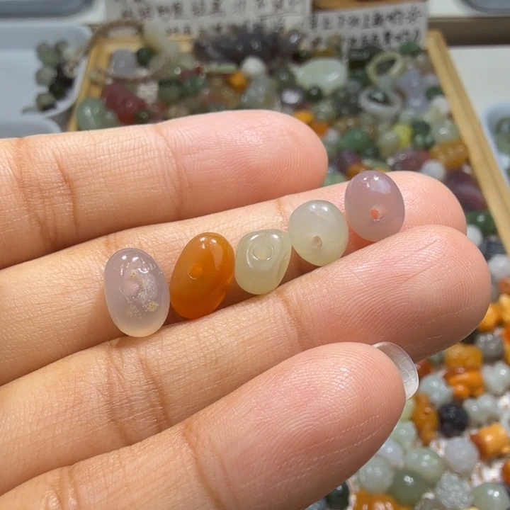 和田玉未镶嵌珠宝半成品