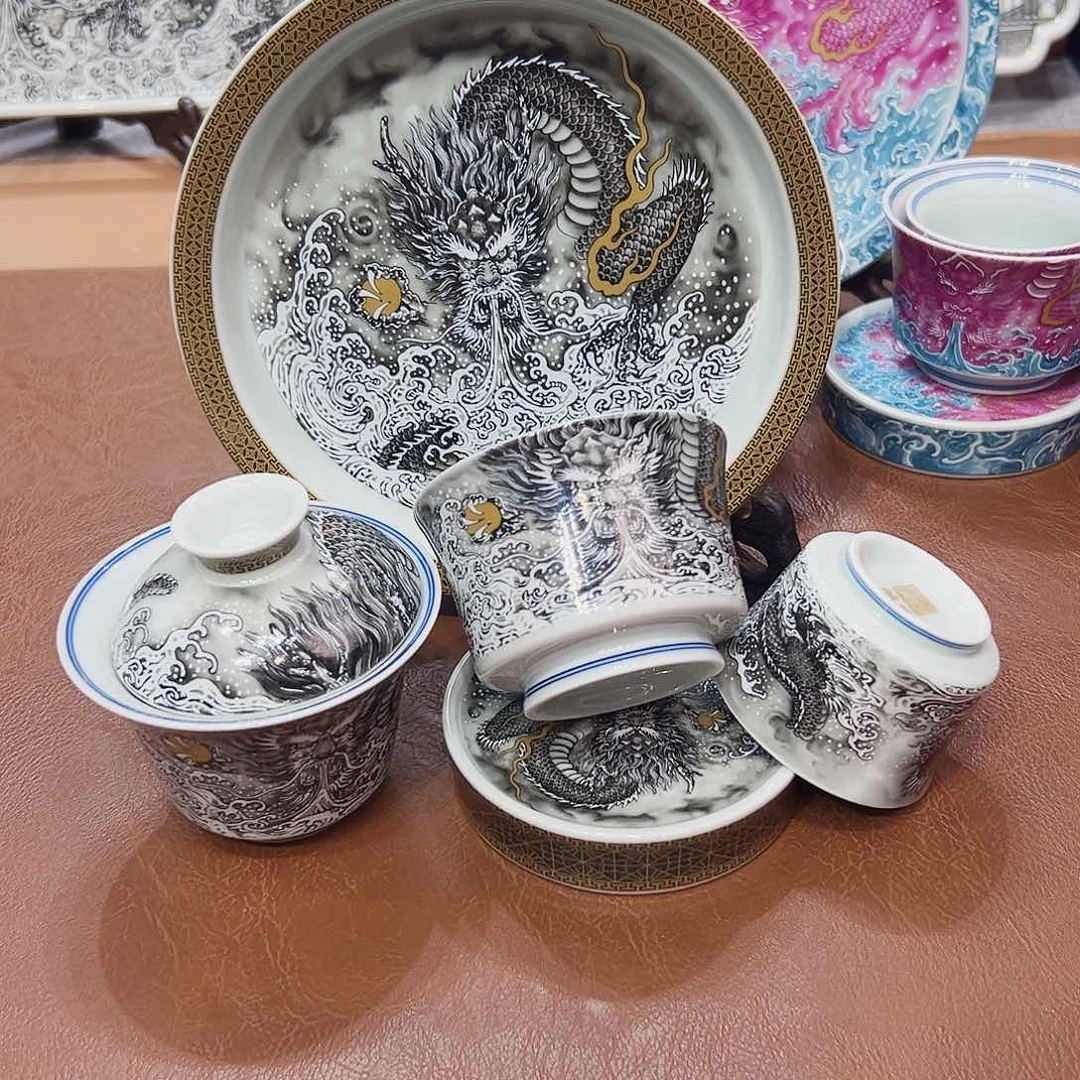 摆件景德镇陶瓷研究所工作多年在