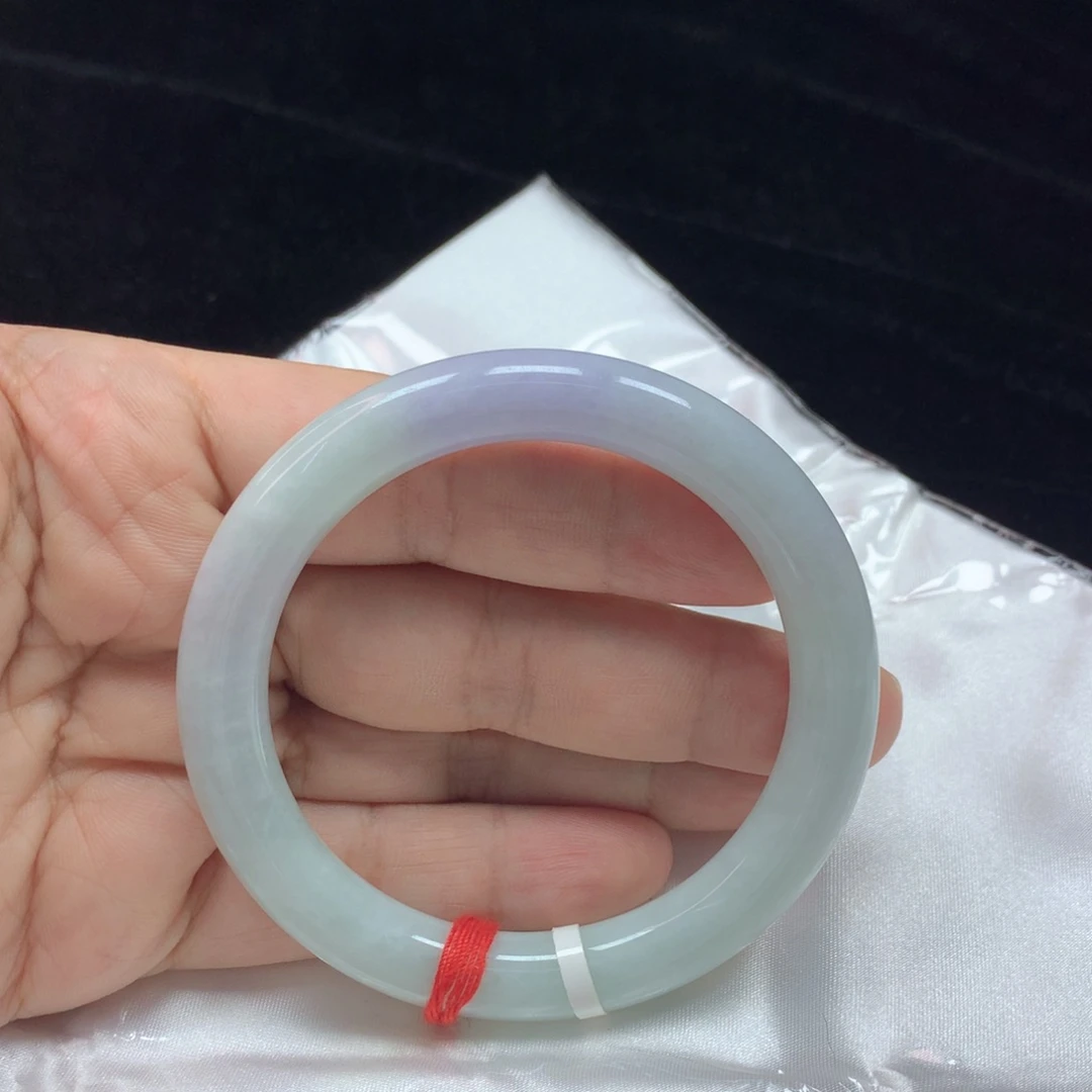 曾****翡翠未镶嵌手镯5656
