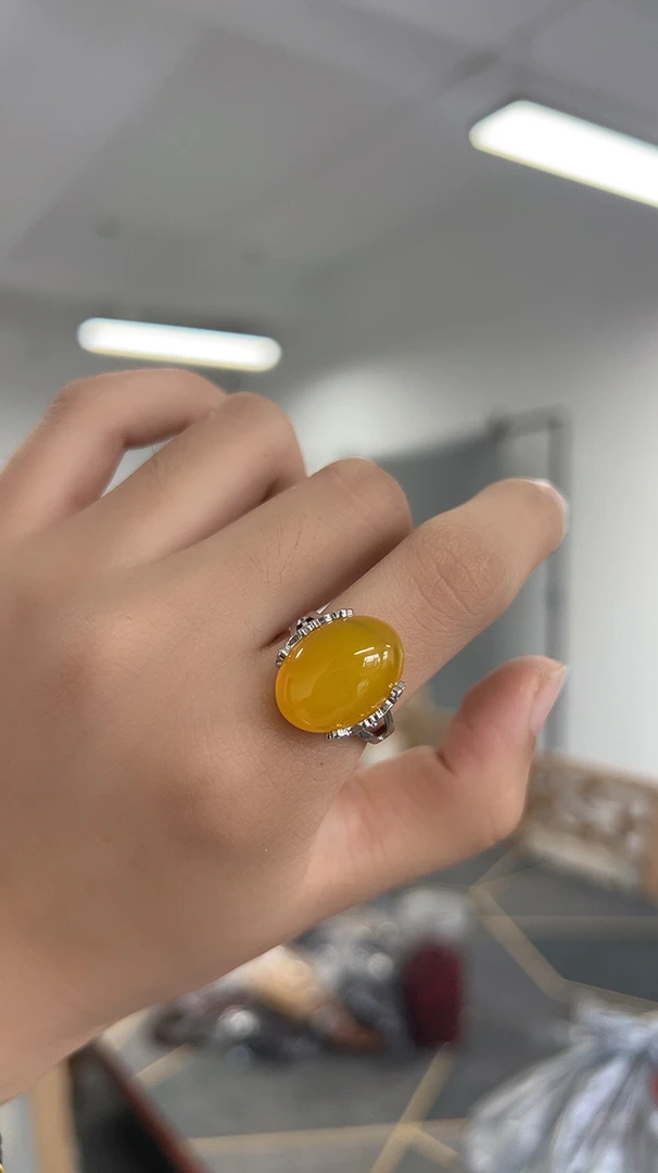 黄玛瑙鸽子蛋戒指爆款百搭