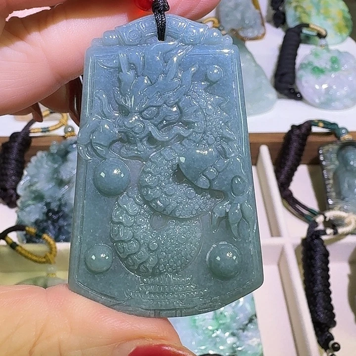 颈饰未镶嵌翡翠A货