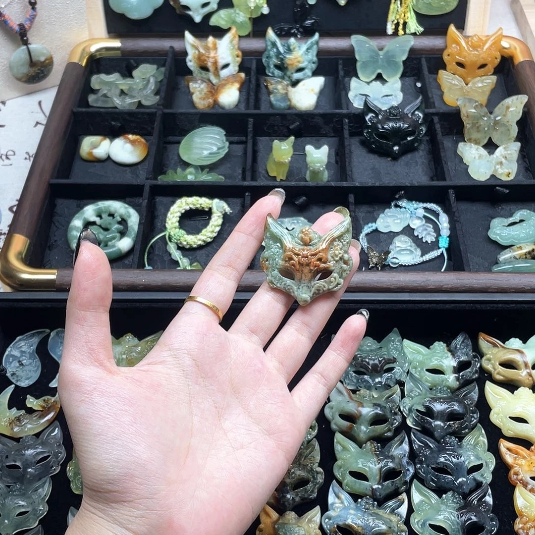 未镶嵌蛇纹石玉颈饰面具不退不换