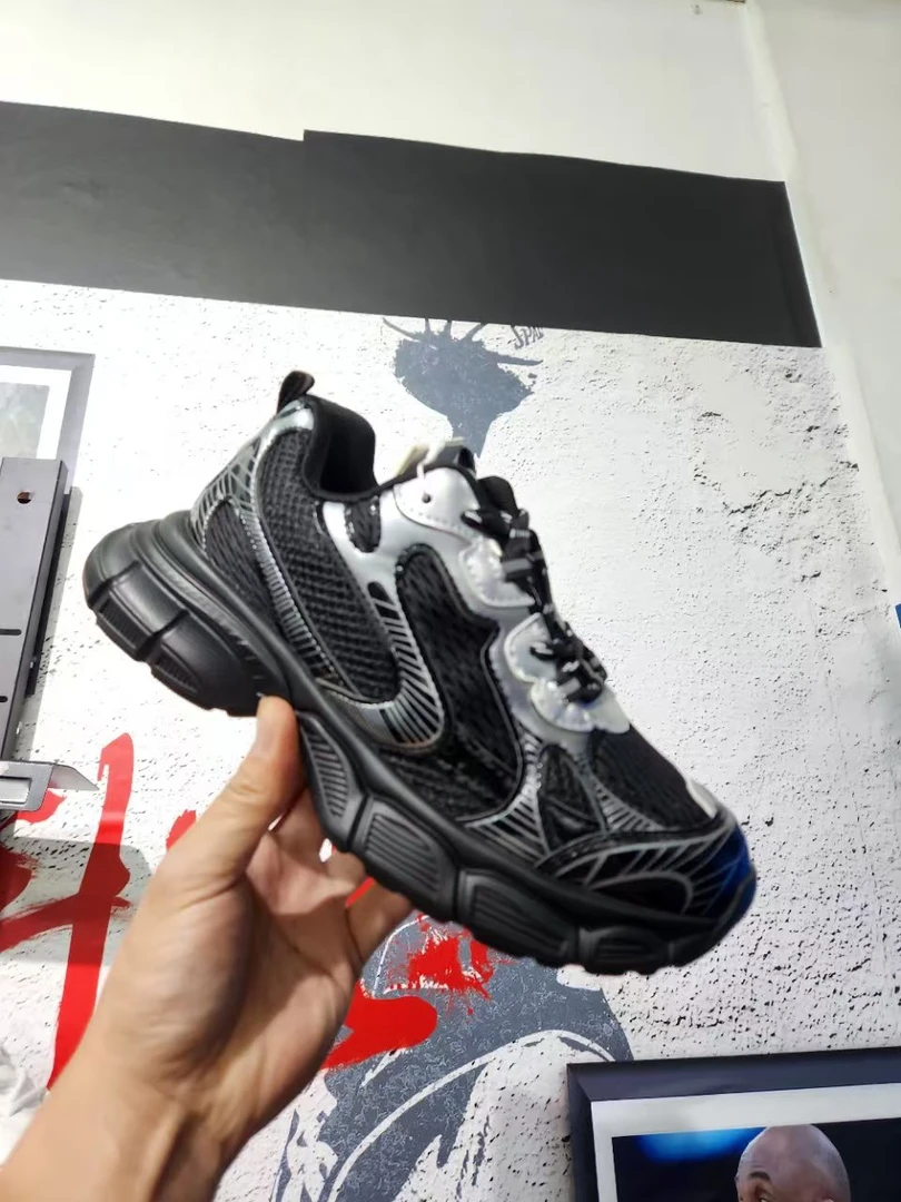 女款休闲运动冷粘超轻时尚百搭女鞋