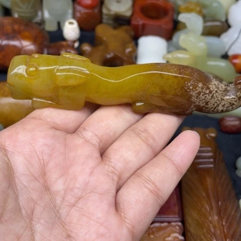 蛇纹石玉未镶嵌颈饰15