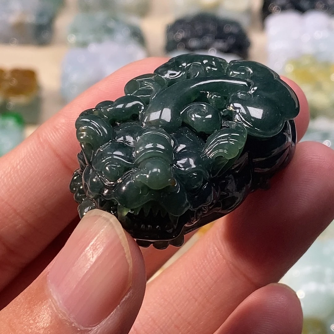 未***➻翡翠未镶嵌颈饰貔貅