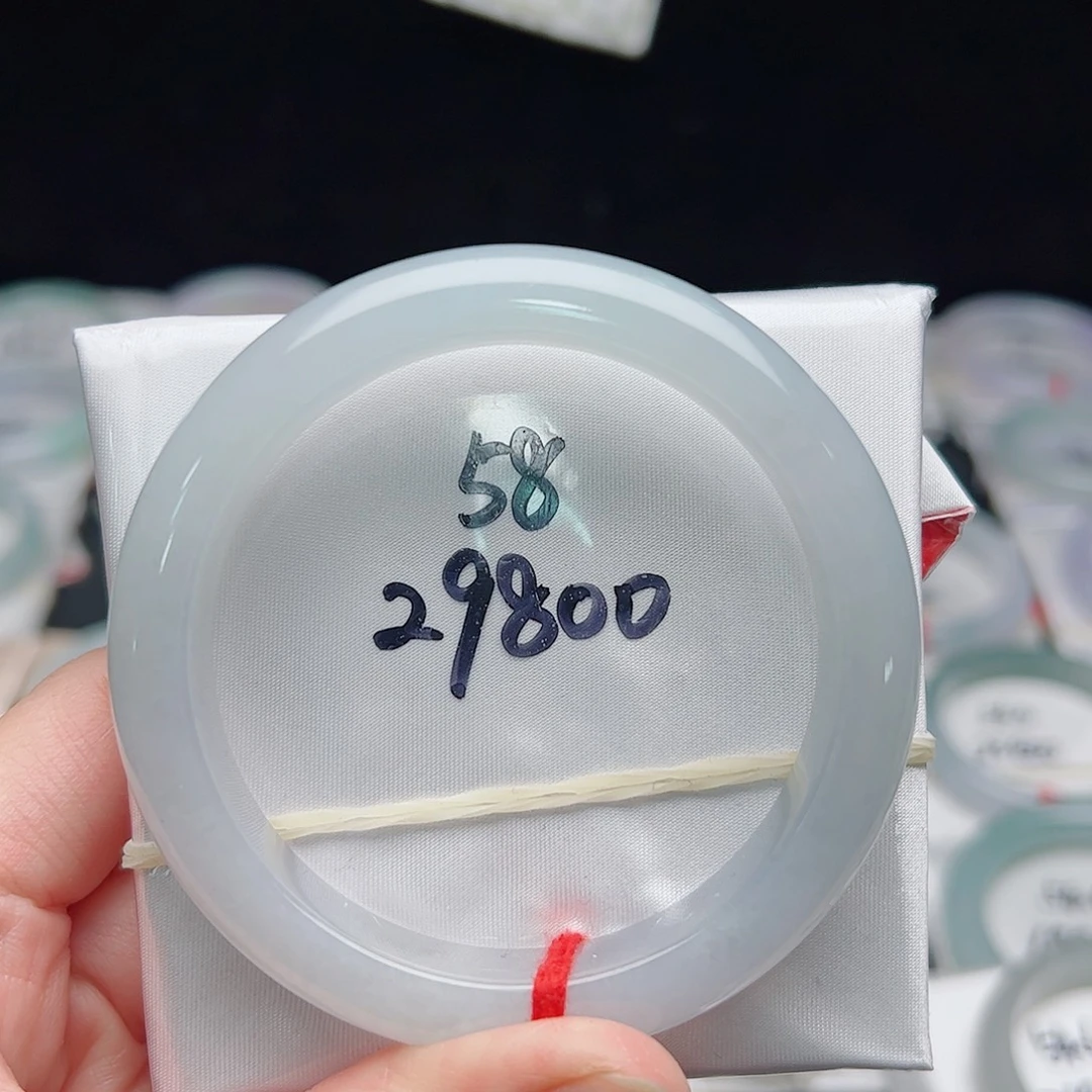 翡翠未镶嵌手镯A货