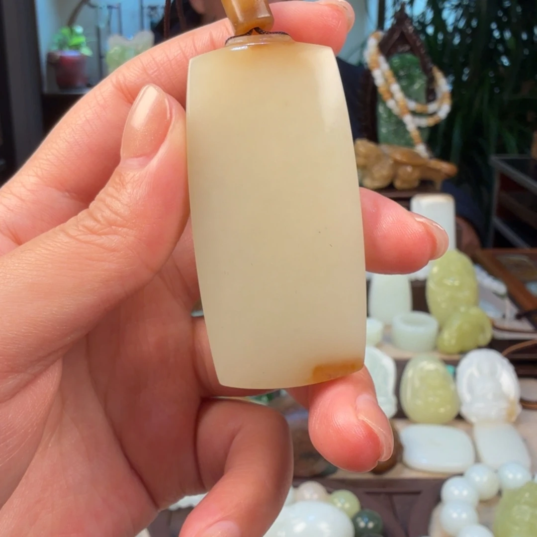 往***风和田玉未镶嵌颈饰