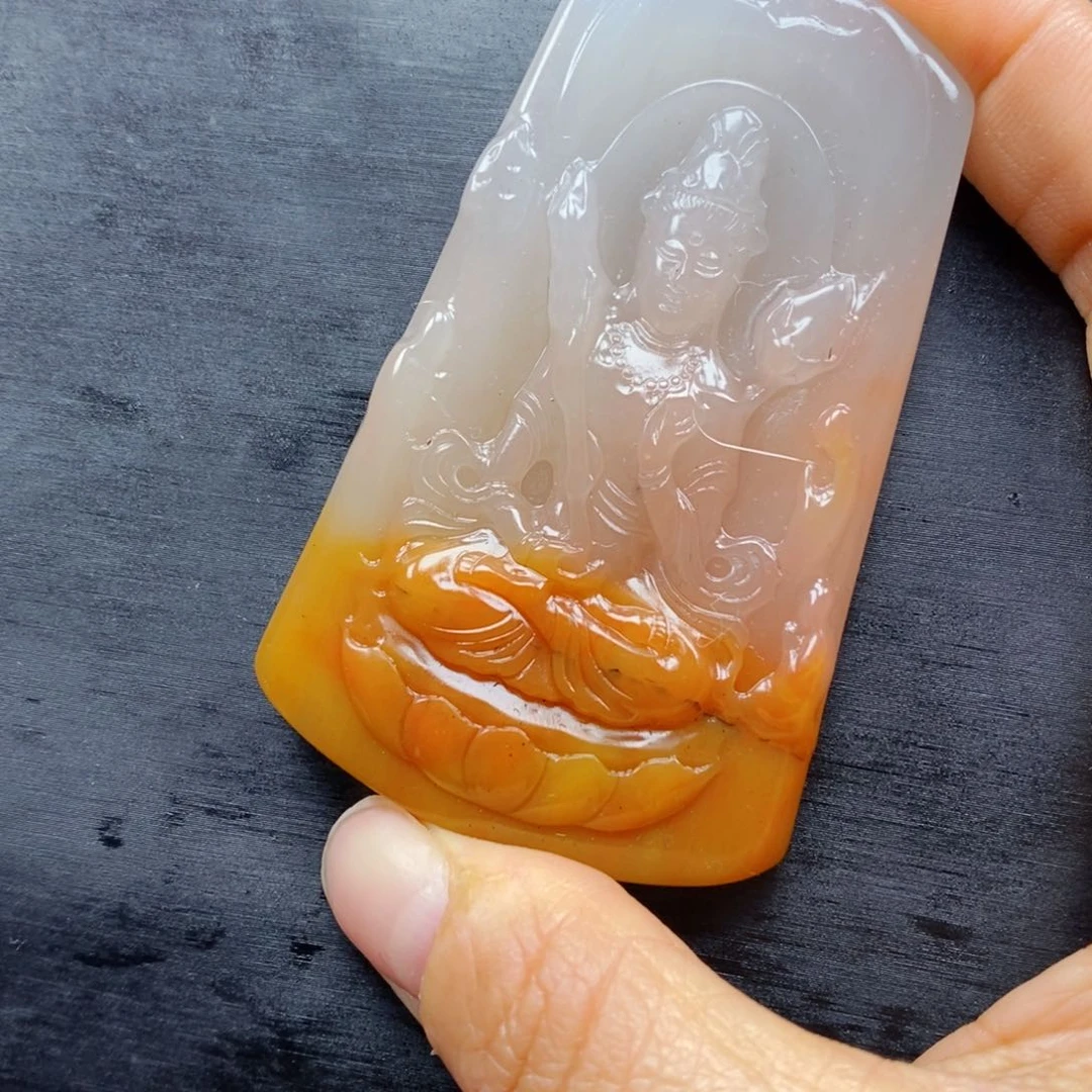 石英质玉（黄龙玉）颈饰未镶嵌