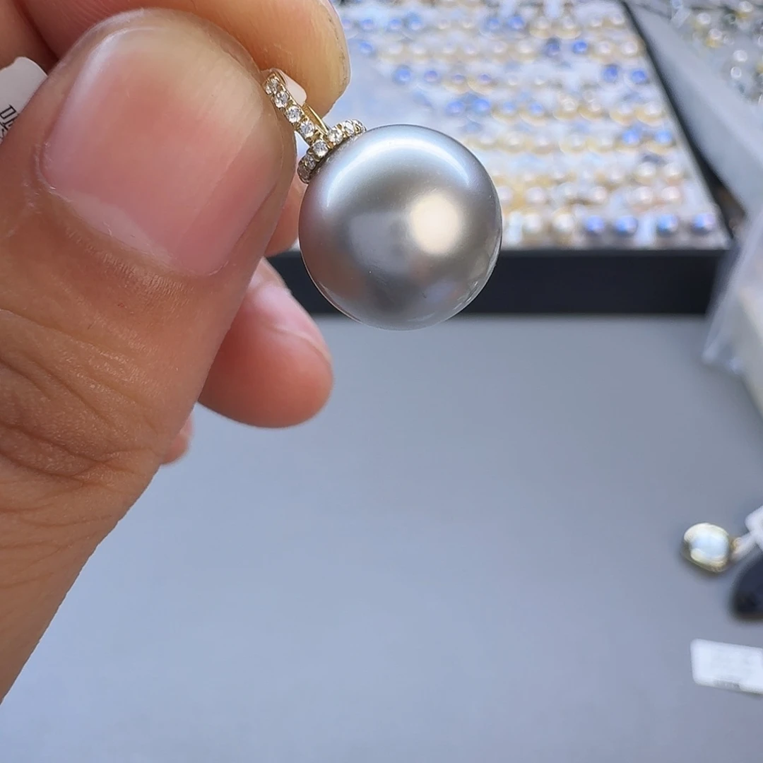 18K金镶嵌海水珍珠颈饰肥*嘟