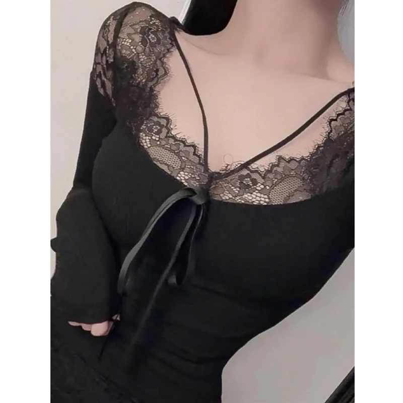 春秋新款气质蕾丝拼接V领上衣纯欲百搭修身显身材长袖打底衫T恤女