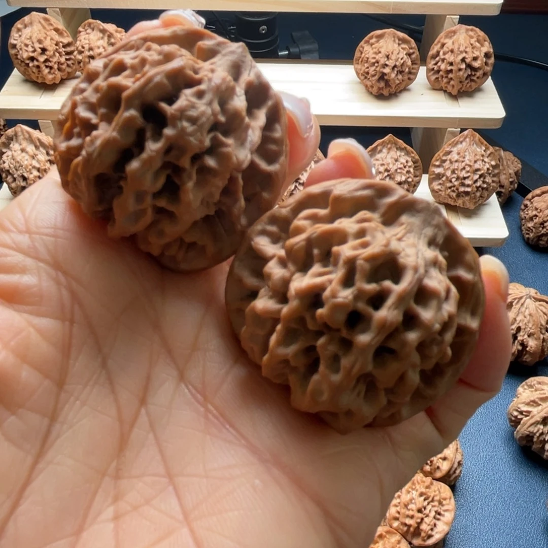 雷***子文玩核桃吊坠秦岭核桃