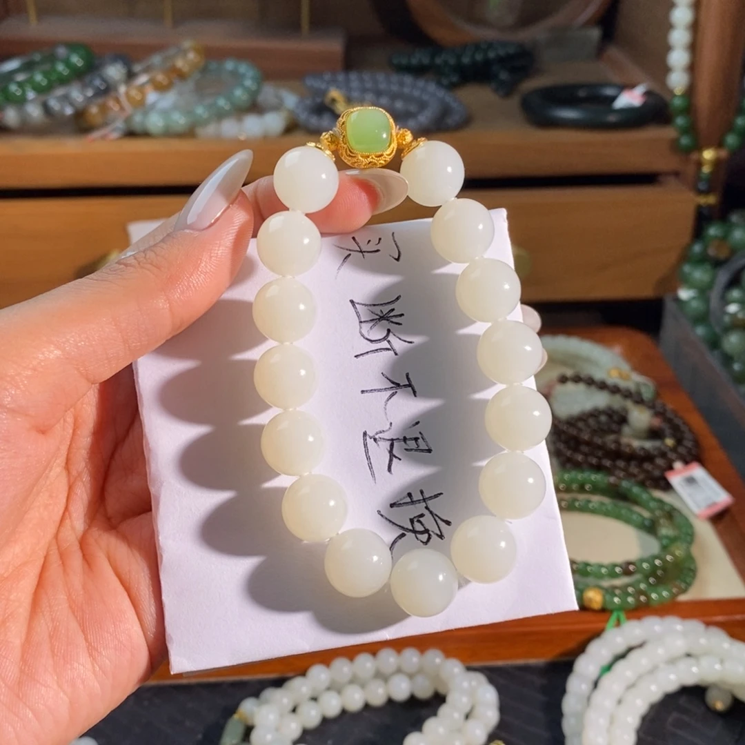 兰***花和田玉未镶嵌手链