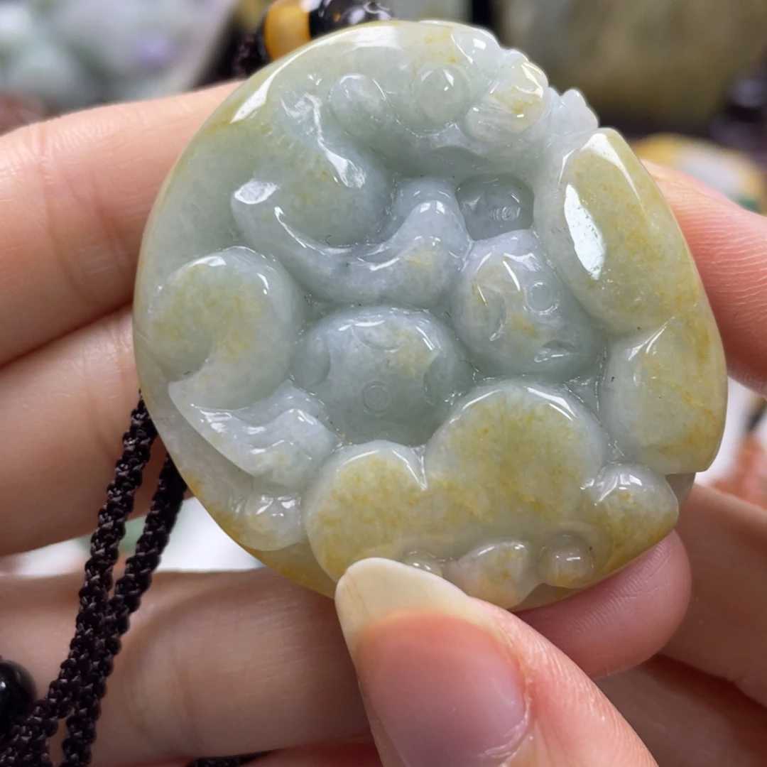 翡翠未镶嵌颈饰牌子