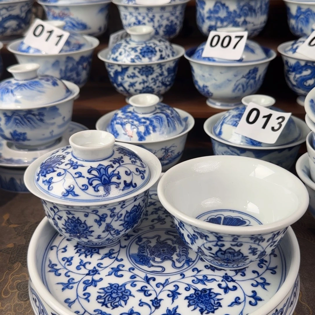 景德镇手绘仿明缠枝莲一套