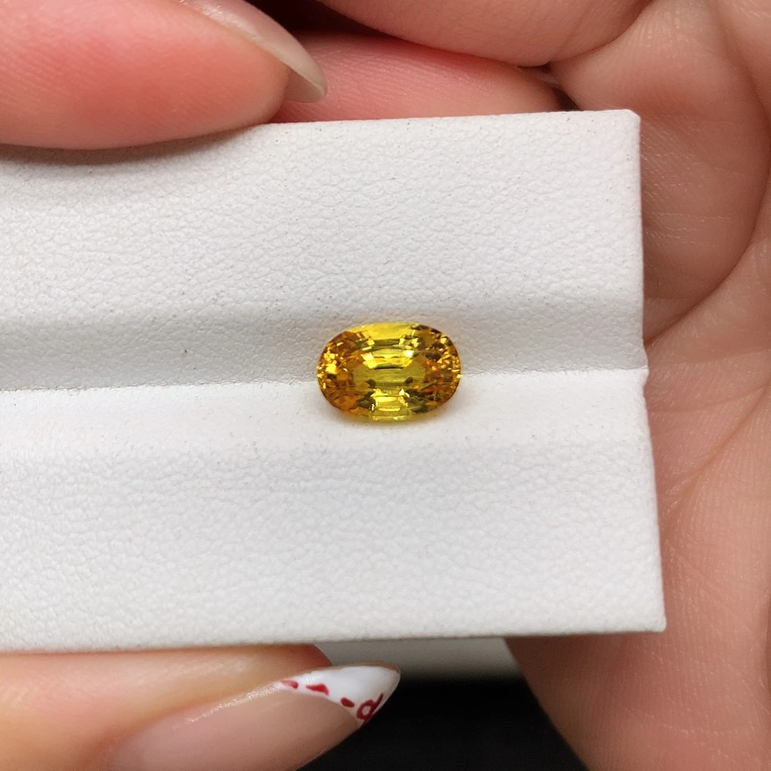 蓝宝石裸石未镶嵌黄蓝宝2.53克拉