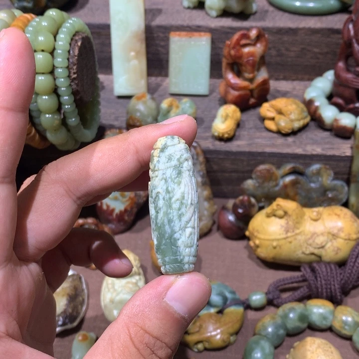 岫岩河磨玉（透闪石质玉）未镶嵌把件