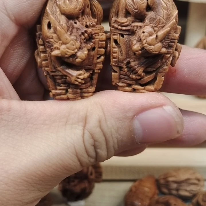 T***X一定有钱貔貅对桃核