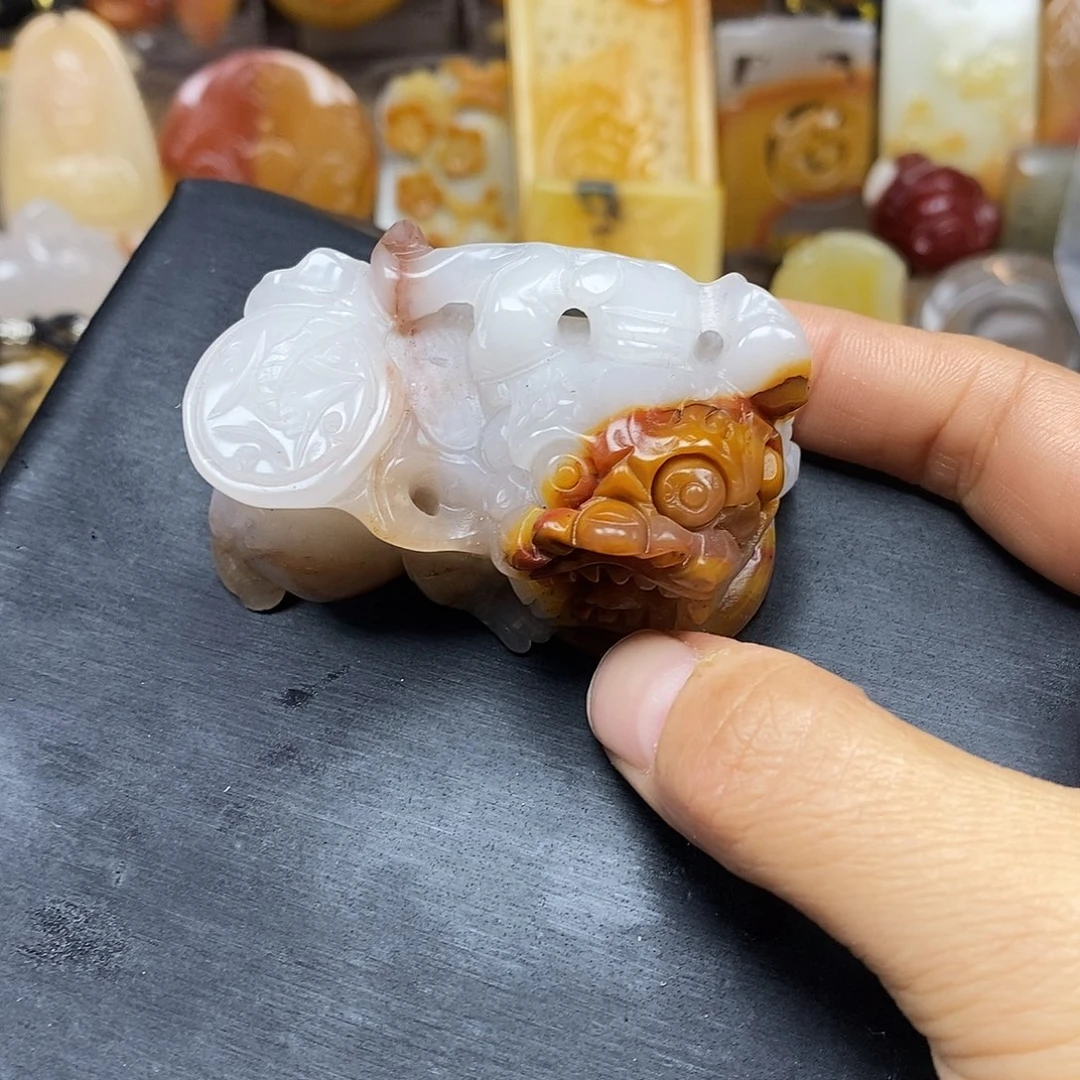 石英质玉（黄龙玉）颈饰未镶嵌