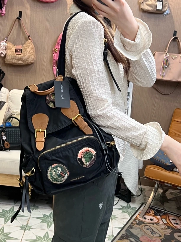 95新 BURBERRY/博柏利 BXB45九成新复古风格箱包适合日常出行